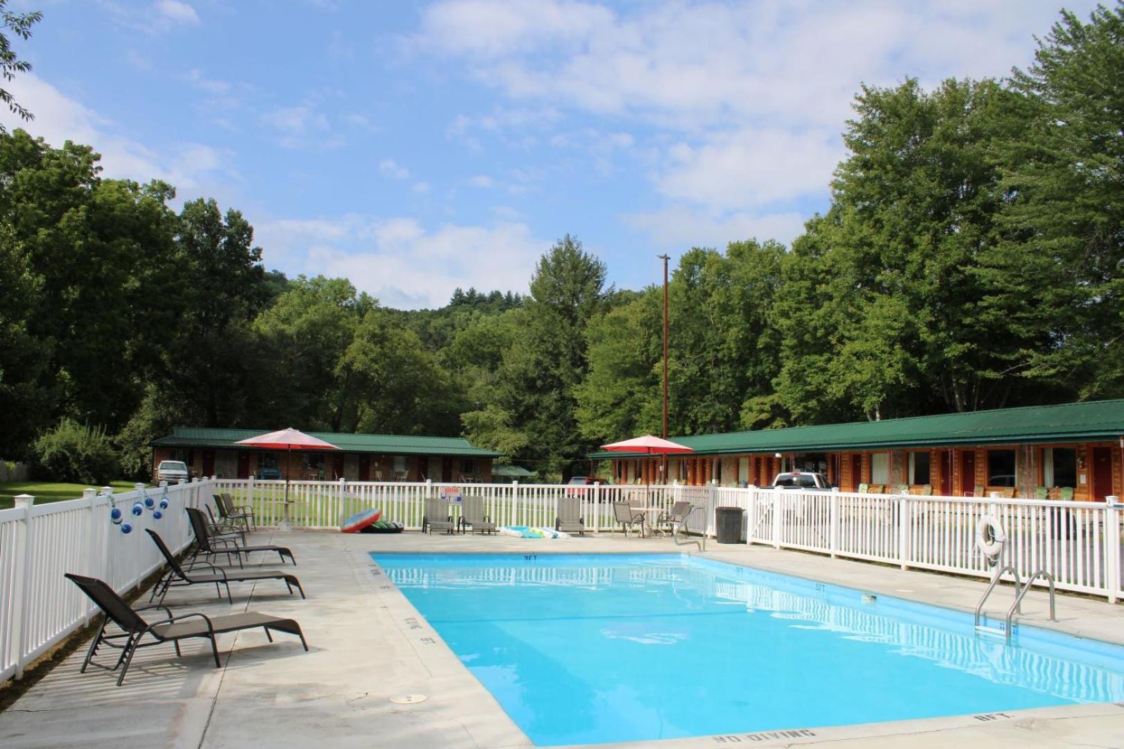 Two Rivers Lodge 브라이슨시티 외부 사진